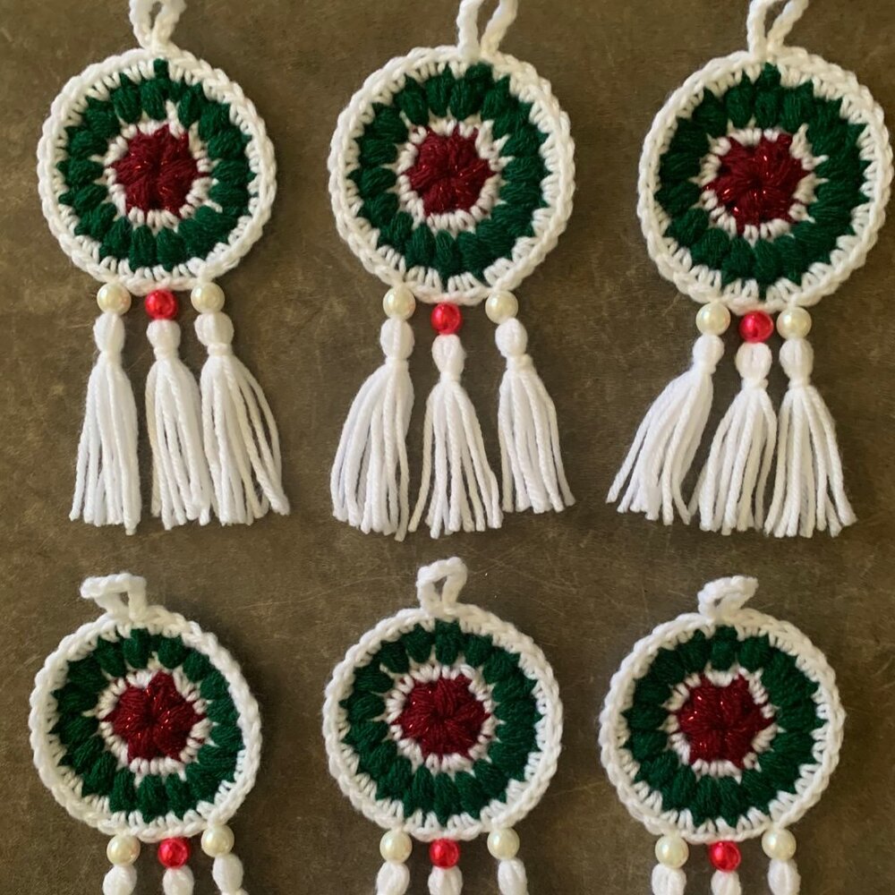 NEW 6 Christmas Hand Crocheted Dream Catchers - Picture 2 of 7